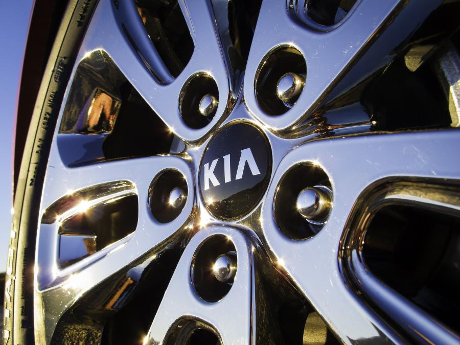  Kia Sorento 2014 года  (US) (фото 9 из 22)